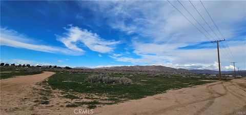 Photo of 0 Zuni Road, Apple Valley, CA 92307 (MLS # SW25249433) Photo of 0 Zuni Road, Apple Valley, CA 92307 (MLS # SW25249433)