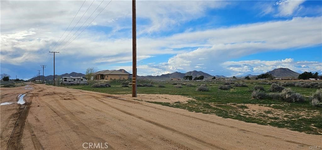 Photo of 0 Zuni Road, Apple Valley, CA 92307 (MLS # SW25249433)