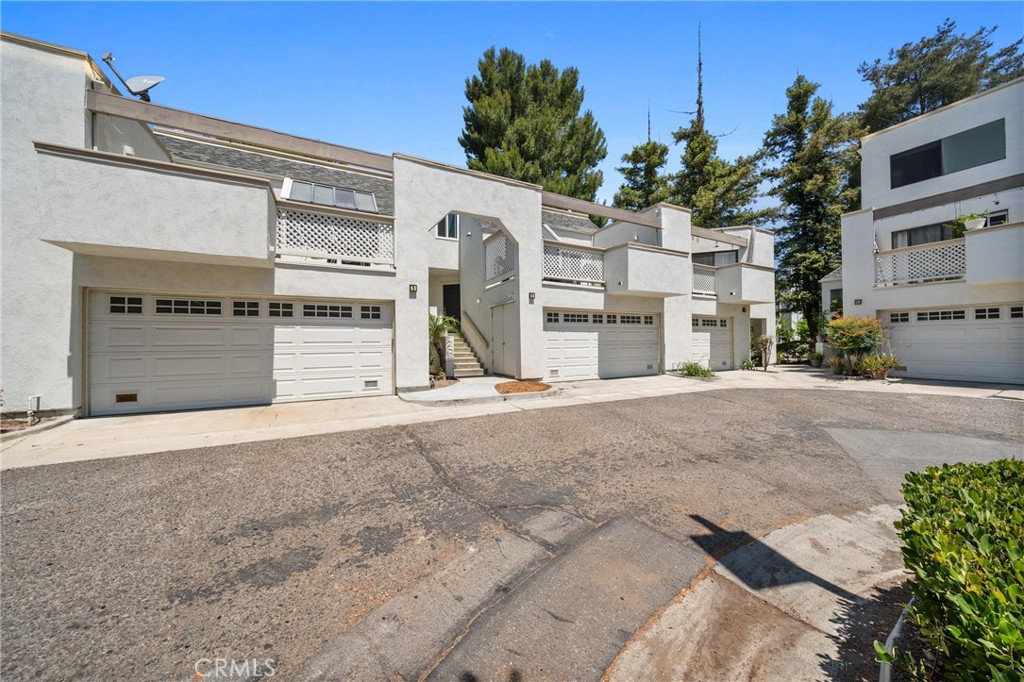 222 N Singingwood Street 9
