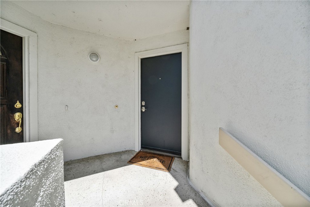 222 N Singingwood Street 9