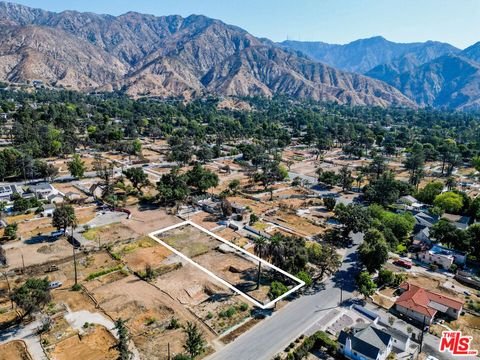 Photo of 1125 E Mariposa Street, Altadena, CA 91001 (MLS # 25589129) Photo of 1125 E Mariposa Street, Altadena, CA 91001 (MLS # 25589129)