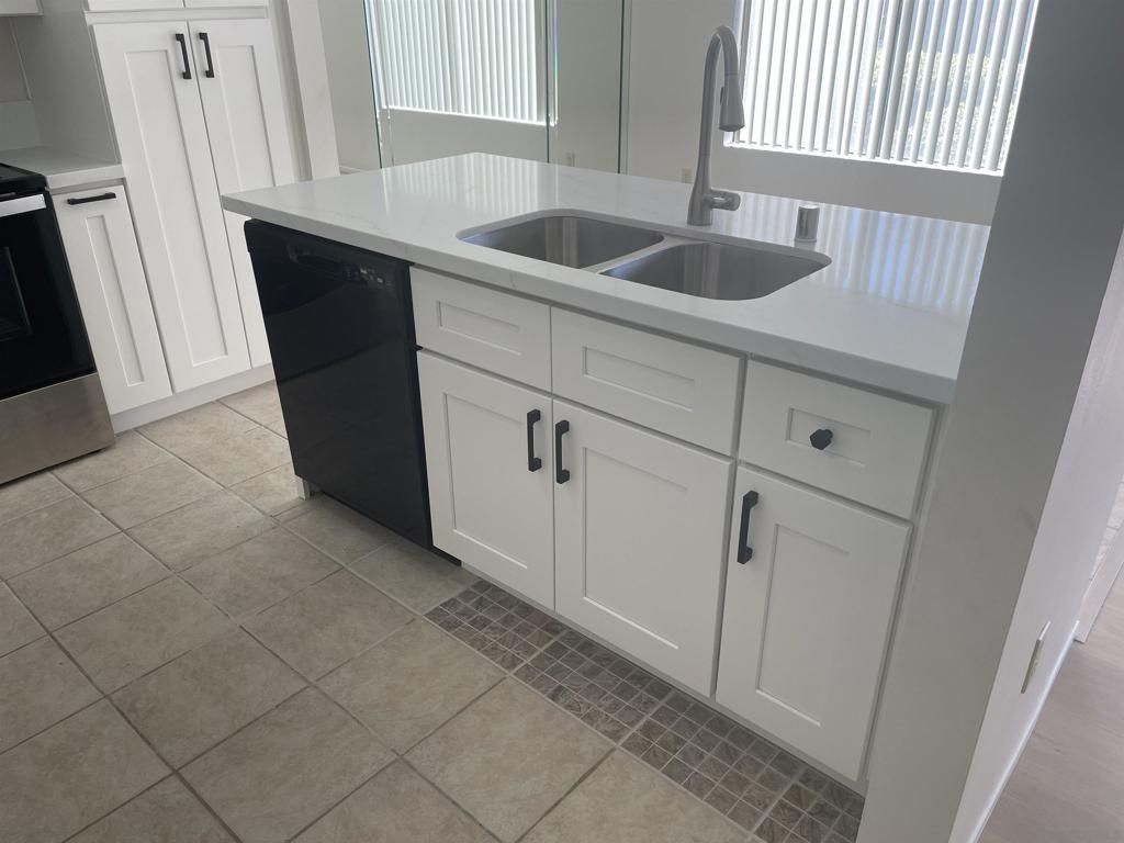 Photo of 450 W Vermont Ave #1803, Escondido, CA 92025 (MLS # 260004195SD)