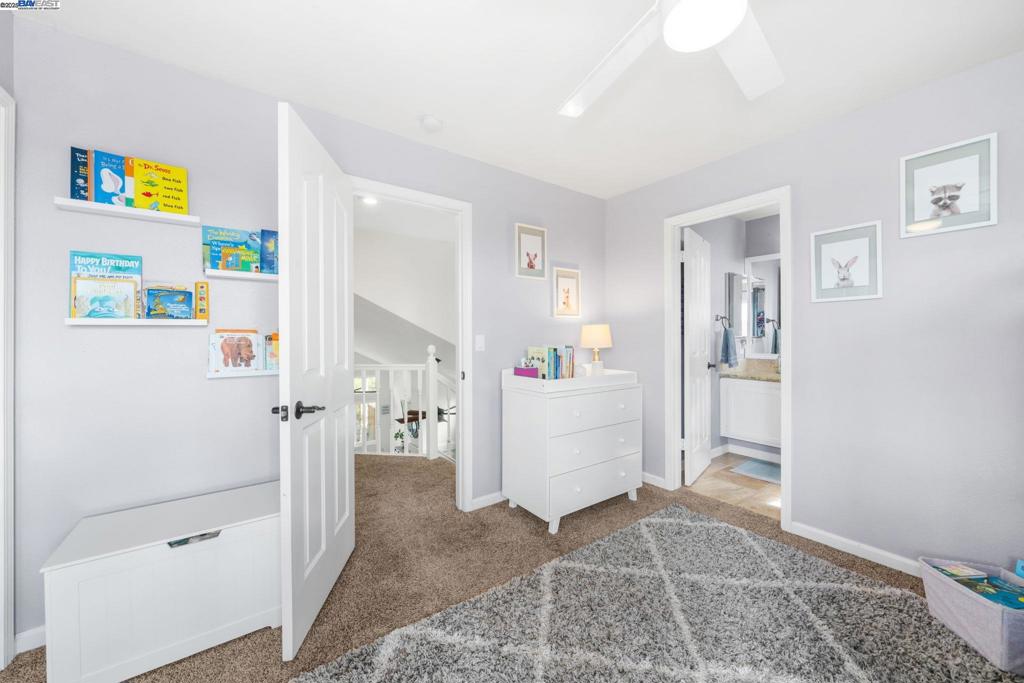 DISCOVERY BAY COUNTRY CLUB - Residential