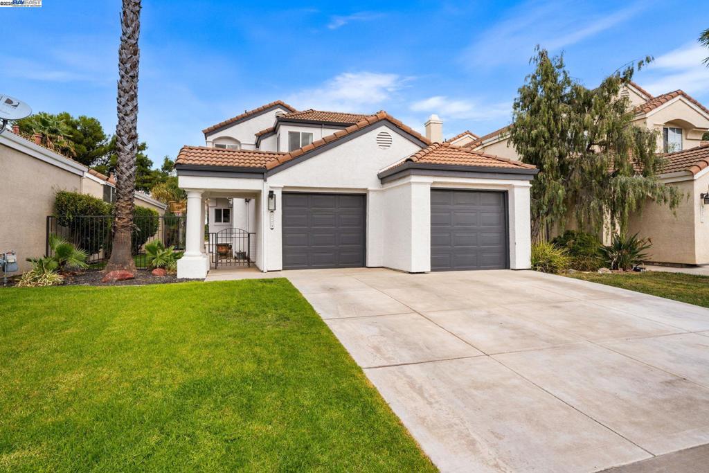 DISCOVERY BAY COUNTRY CLUB - Residential