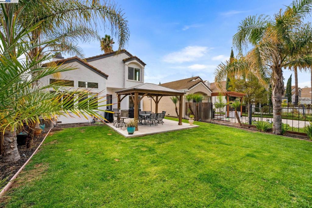 DISCOVERY BAY COUNTRY CLUB - Residential
