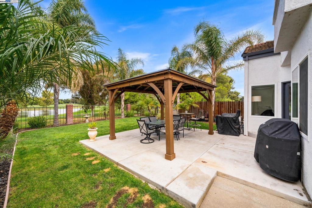DISCOVERY BAY COUNTRY CLUB - Residential