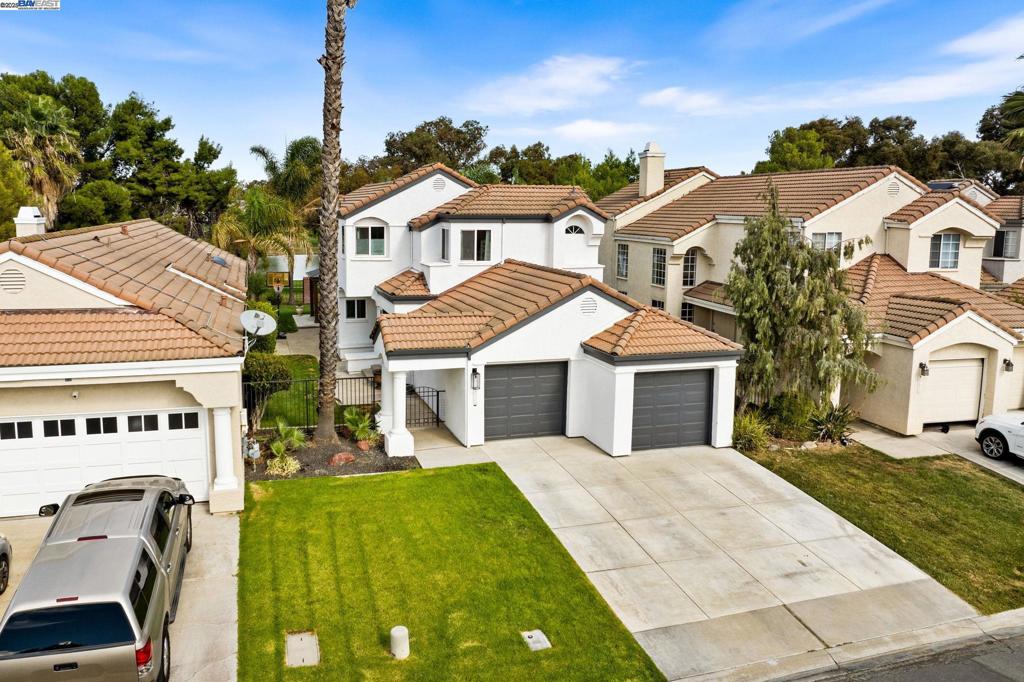 DISCOVERY BAY COUNTRY CLUB - Residential