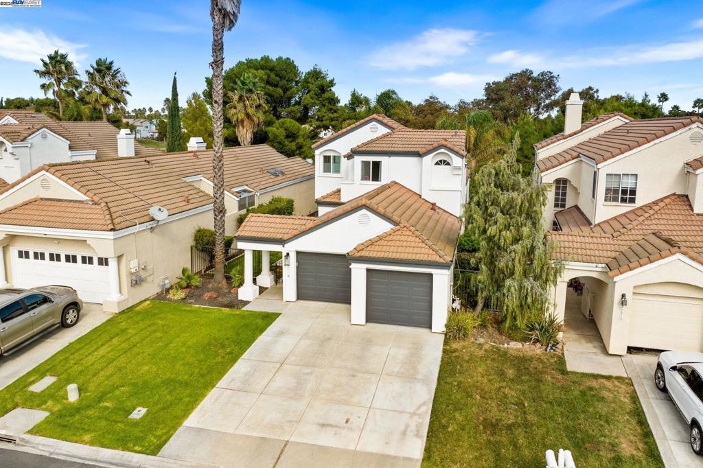 DISCOVERY BAY COUNTRY CLUB - Residential