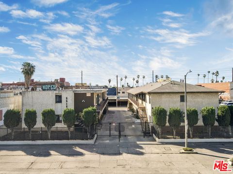 Photo of 5516 Virginia Avenue, Los Angeles, CA 90038 (MLS # 26669203)