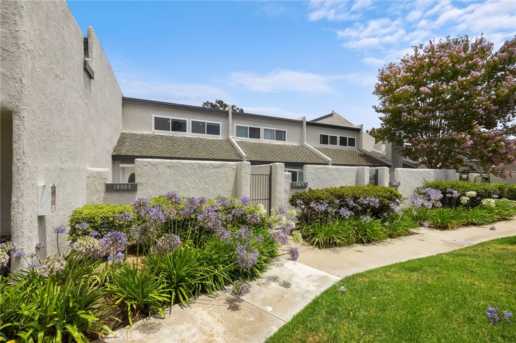 18683 Maplewood