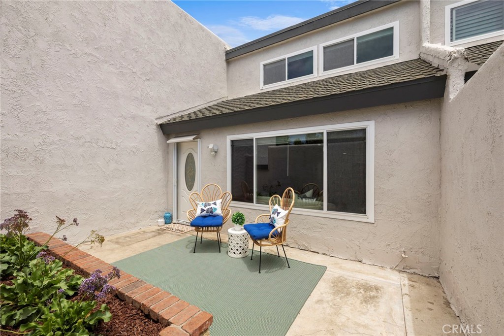 18683 Maplewood