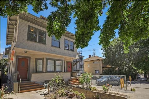 Photo of 424 Vernon Street, Oakland, CA 94610 (MLS # ML82038893)