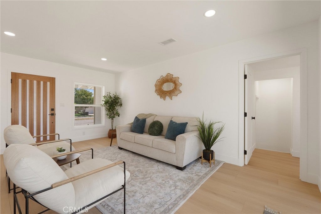 3683 San Anseline