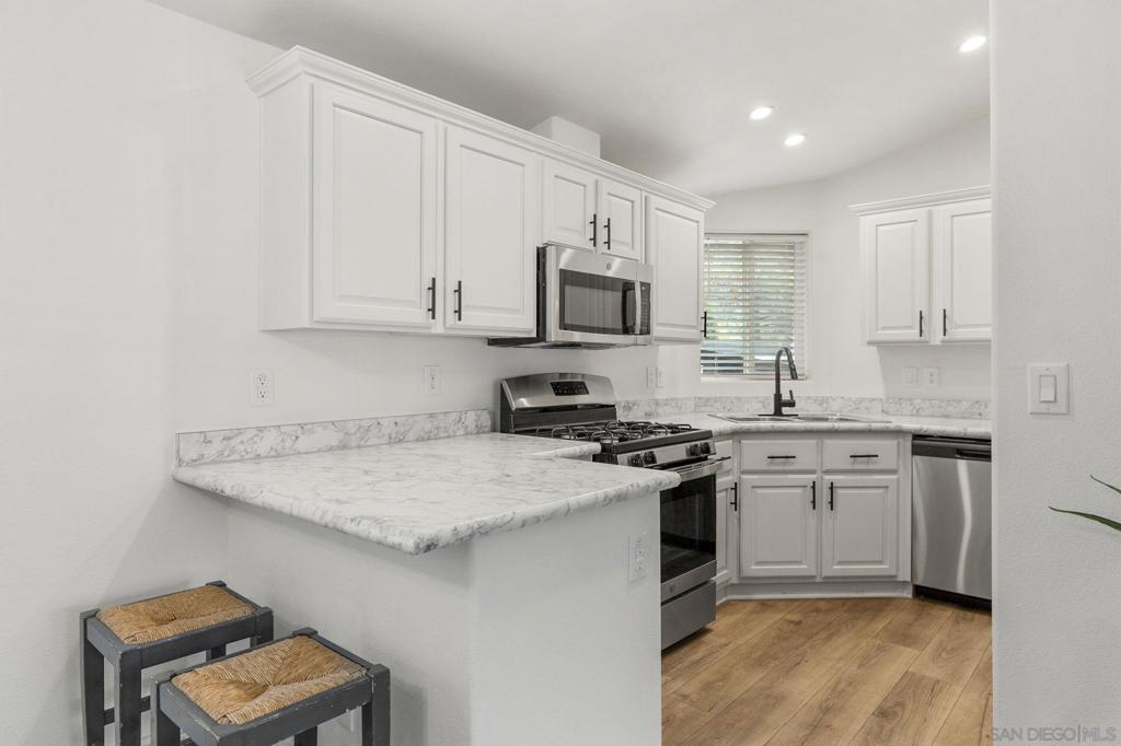 22899 Byron Rd 77
