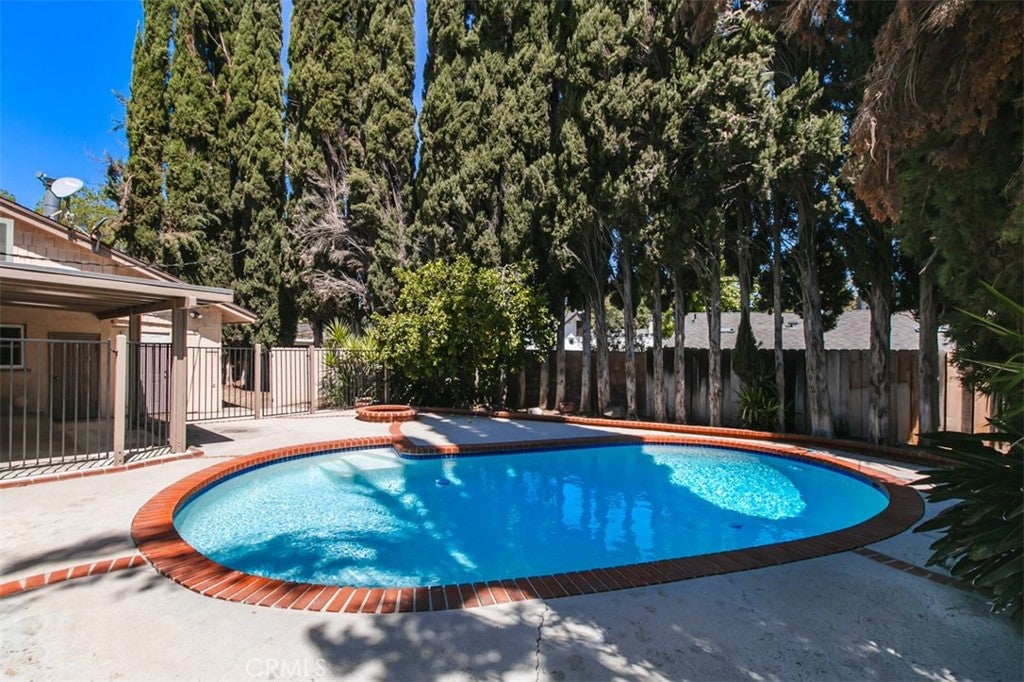 22217 Archwood