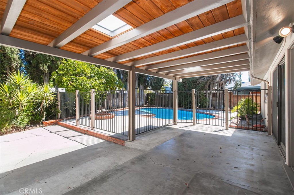 22217 Archwood