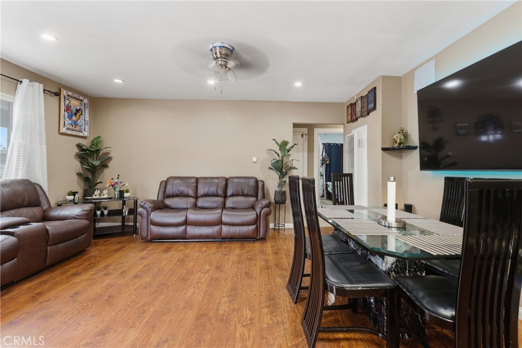 321 111 place