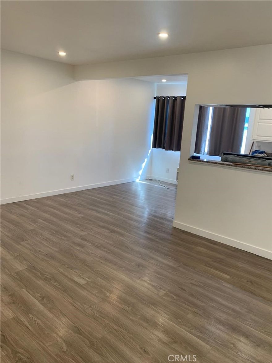 Nestled in one of the most sought after neighborhoods of Canoga park . this spectacular condo will capture even the most sophisticated buyer at the first sight. This turnkey unit . Remodeled unit , open floor plan, kitchen with custom cabinets. granite counter tops with Appliances , dual panel windows, copper plumbing hardwood floors fresh paint throughout recess lighting, Great for entertainment ,don't miss it come and see it wont be last long.