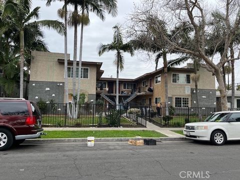 910 S Townsend Santa Ana CA 92704