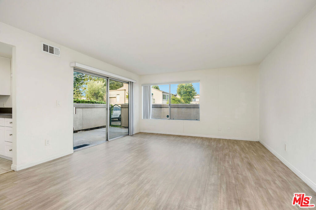 Peppertree Northridge - Residential