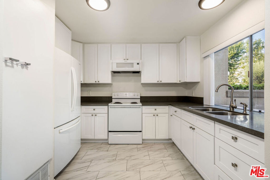 Peppertree Northridge - Residential
