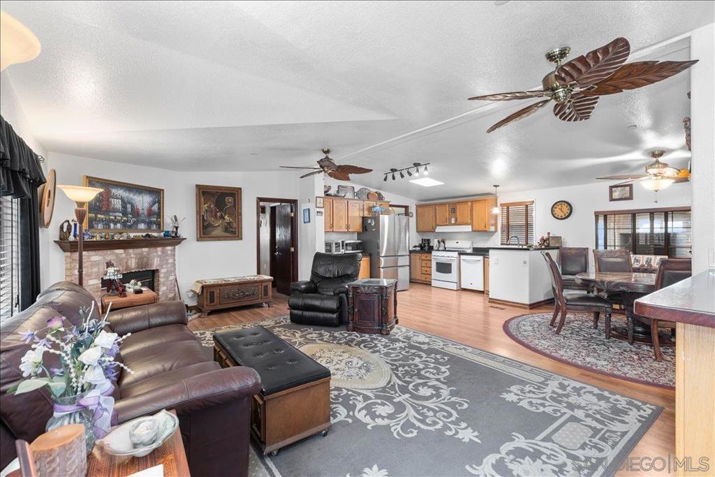 2285 Tierra Heights Rd
