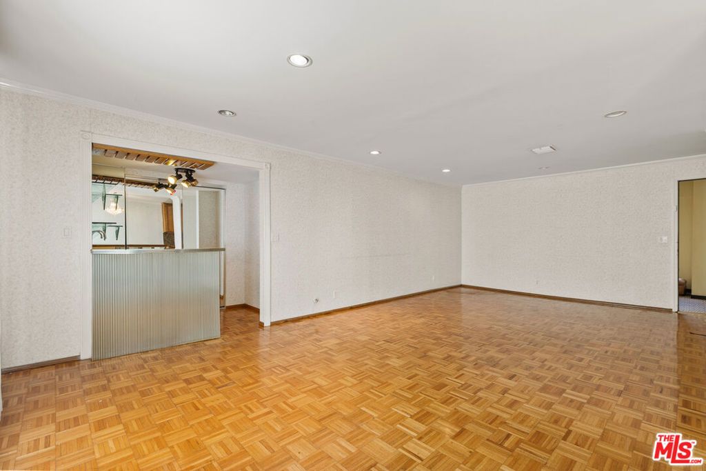 Photo of 7300 Franklin Avenue #447, Los Angeles, CA 90046 (MLS # 26658255)