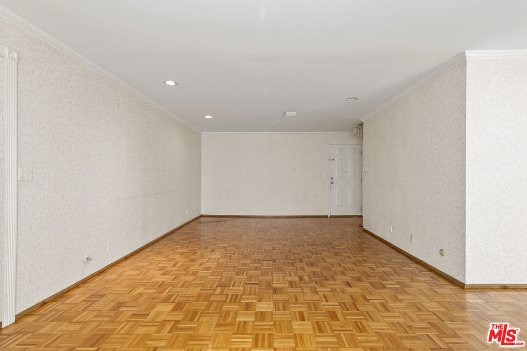 7300 Franklin Avenue 447