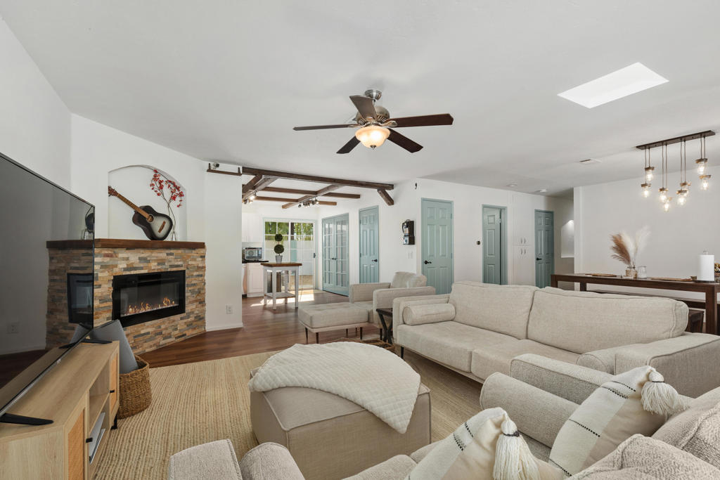 52790 Avenida Obregon