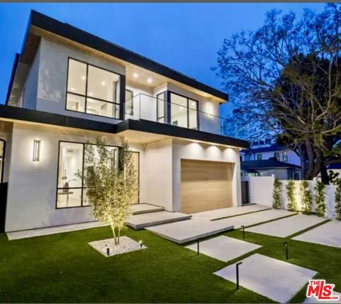 Photo of 1444 Beverwil Drive, Los Angeles, CA 90035 (MLS # 25628957)