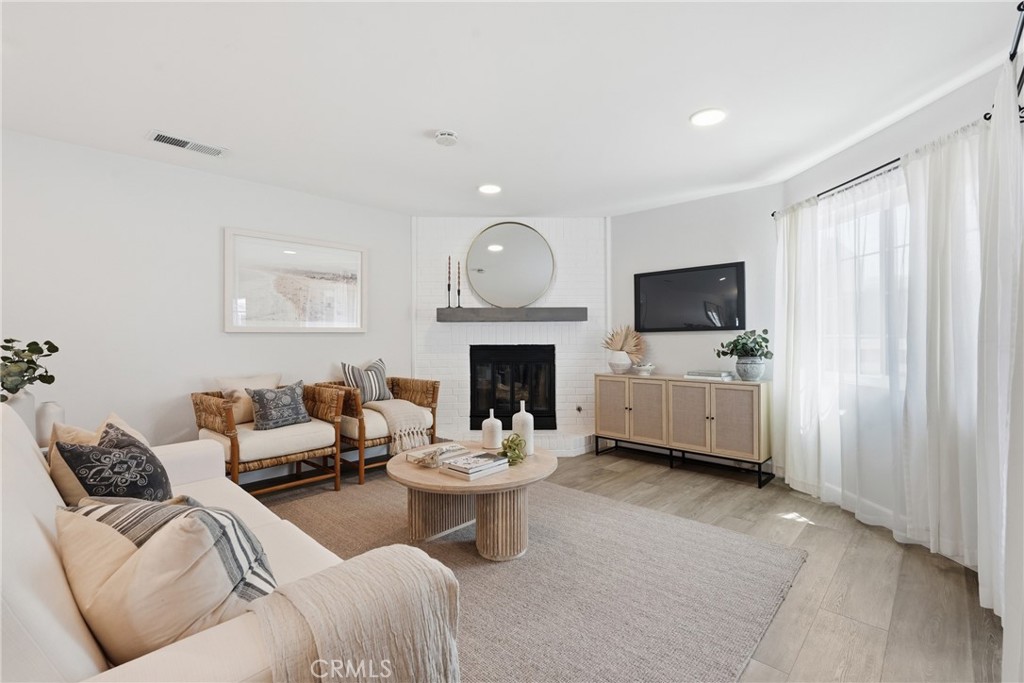 2409 Vanderbilt 2