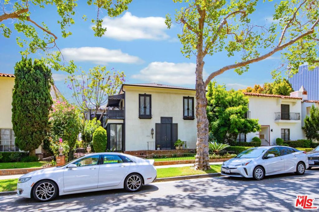 9936 Robbins Drive