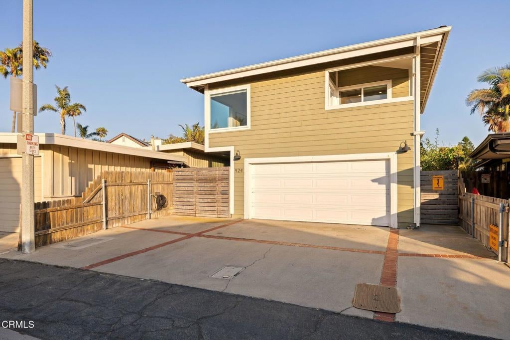 924 Woodstock Lane