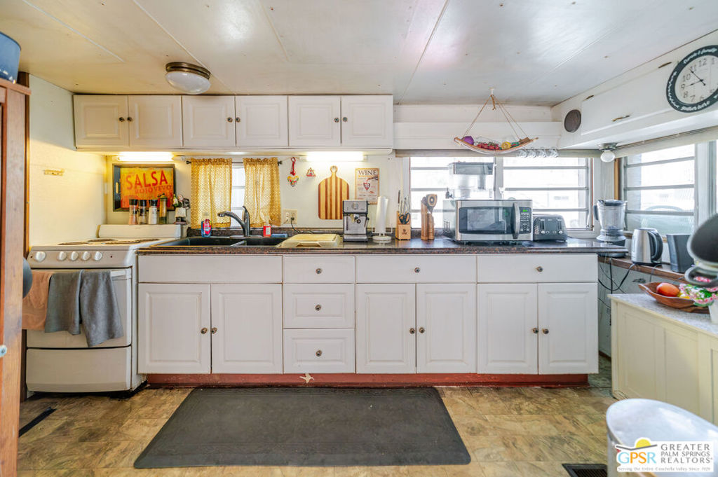 4734 Jefferson Street 279