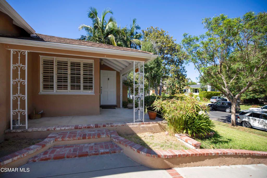 Photo of 4219 Klump Avenue, Studio City, CA 91602 (MLS # 226000302)