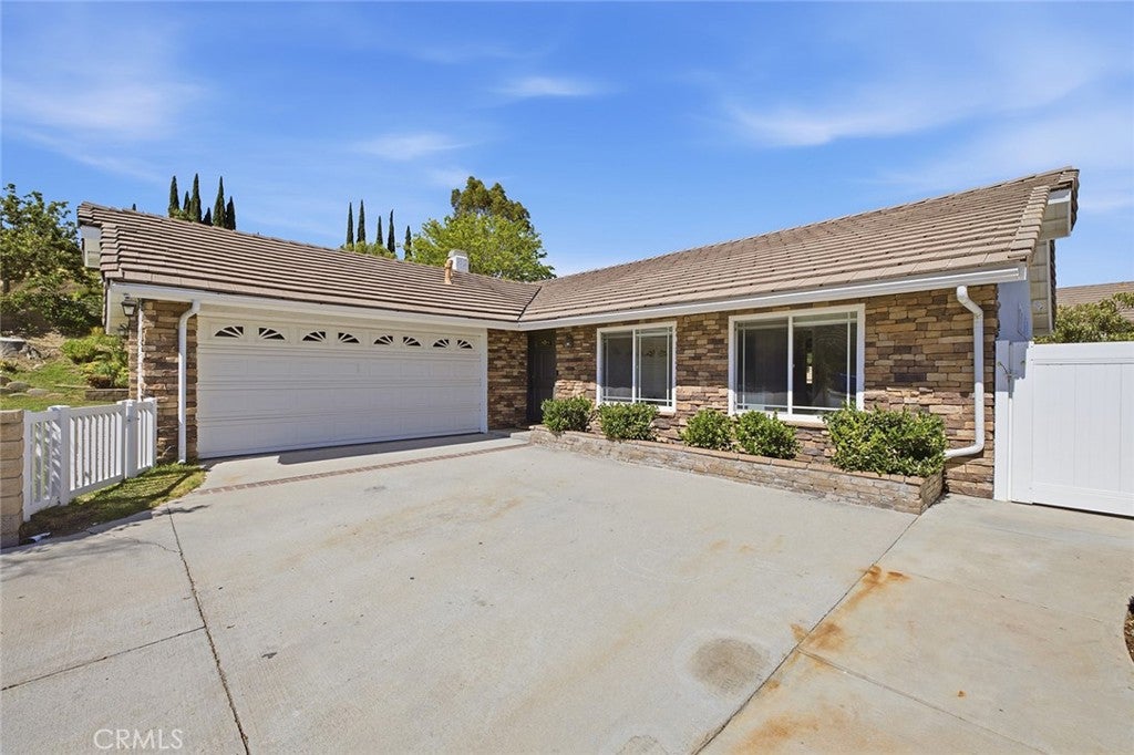 28354 Mount Stephen