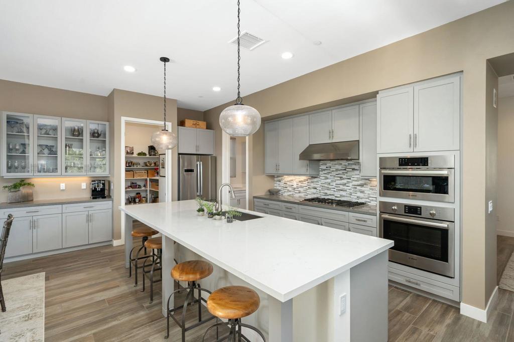 The Retreat at DW - Residential