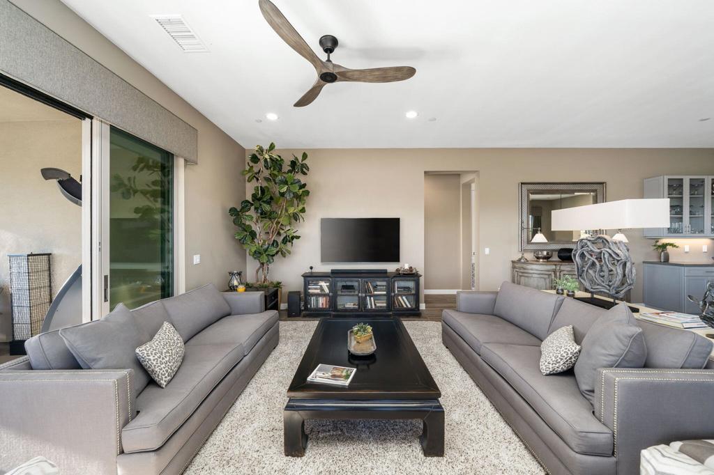 The Retreat at DW - Residential