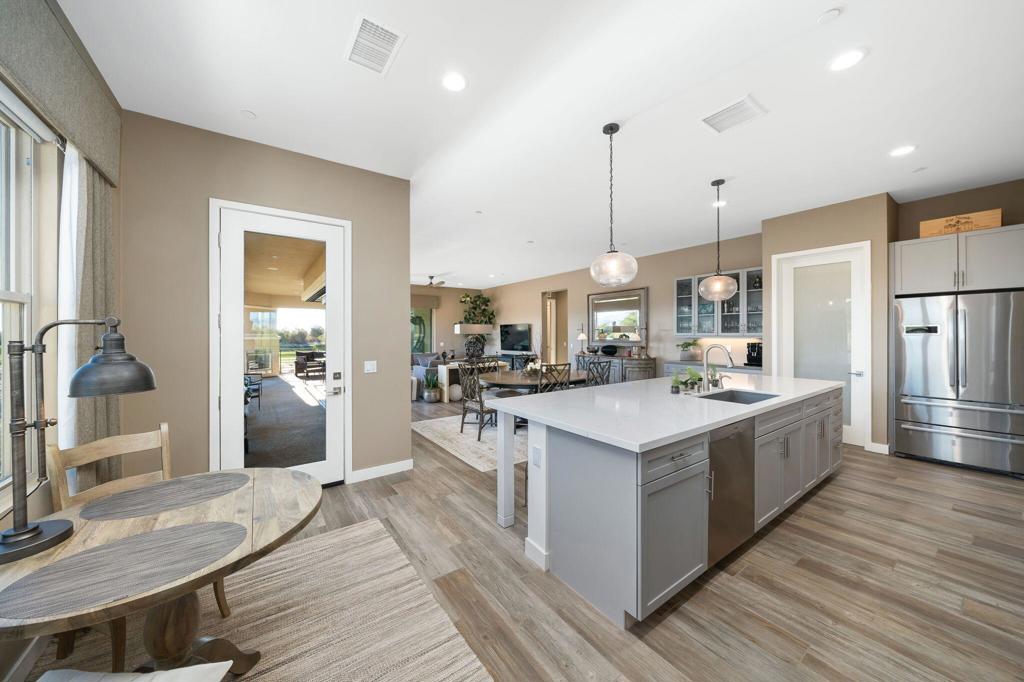 The Retreat at DW - Residential