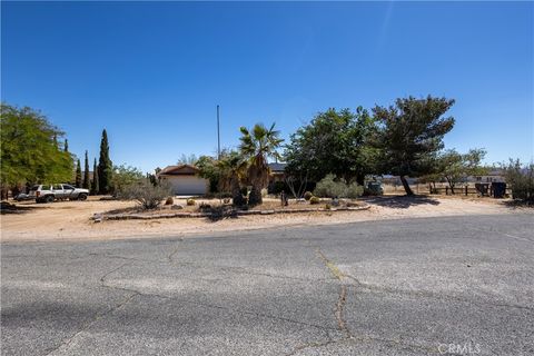 Photo of 3809 Hanford Ave, Yucca Valley, CA 92284 (MLS # PW26079993)
