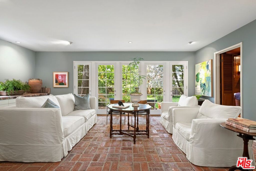 Properties 2 10339 Glenbarr Avenue