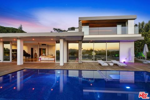 Photo of 2644 Eden Place, Beverly Hills, CA 90210 (MLS # 26835987)