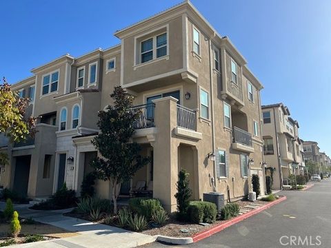 201 Mountain Sage Lake Forest CA 92610