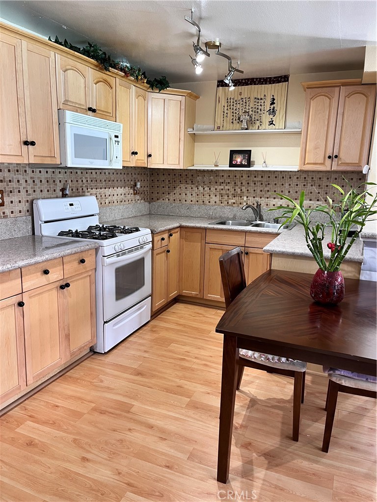 4633 Marine Avenue 107