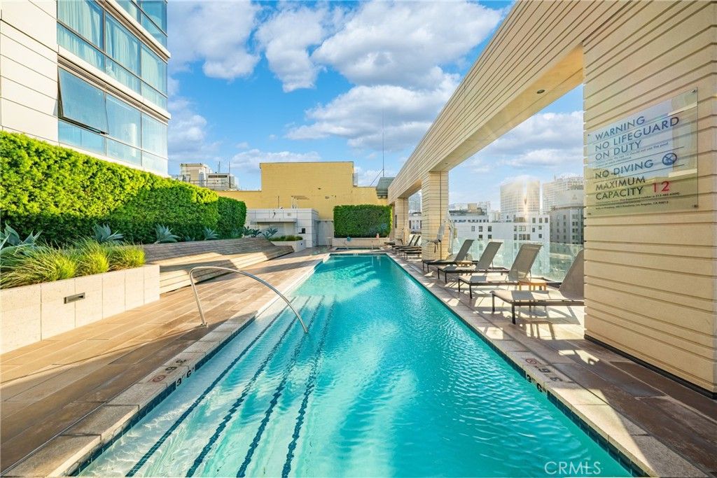 Photo of 400 South Broadway S #907, Los Angeles, CA 90013 (MLS # TR26031233)