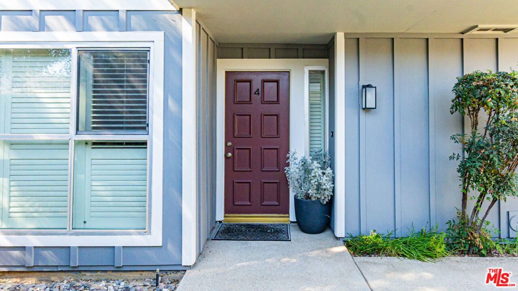 Photo of 18131 Andrea Circle #4, Northridge, CA 91325 (MLS # 25583547)