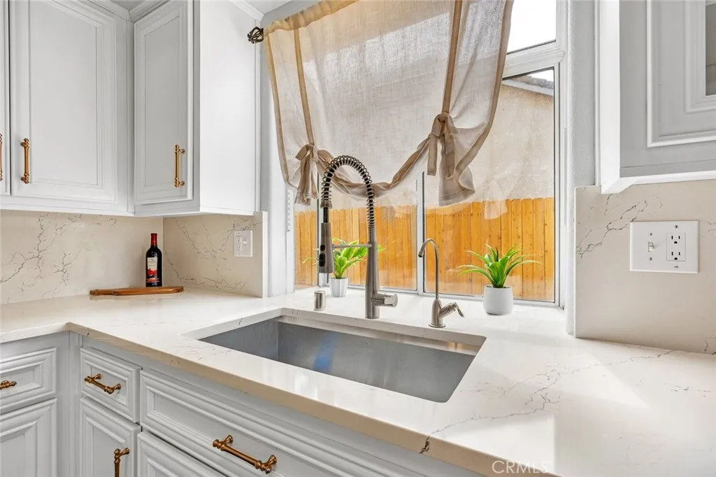 Los Banos, California 93635, United States, 4 Bedrooms Bedrooms, ,2 BathroomsBathrooms,Residential,Active,170520