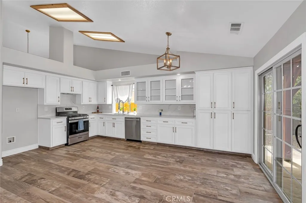 Los Banos, California 93635, United States, 4 Bedrooms Bedrooms, ,2 BathroomsBathrooms,Residential,Active,170520