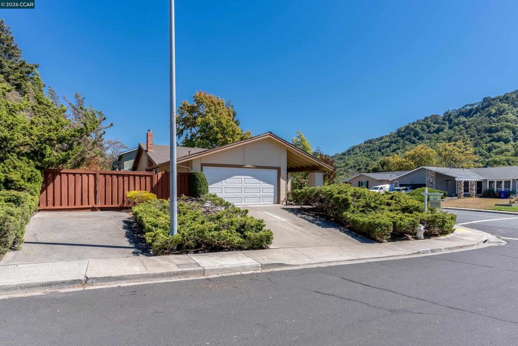 3299 Hermosa St