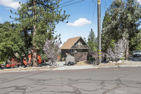 Photo of 1800 Bernina Drive, Pine Mountain Club, CA 93222 (MLS # SR26051151)